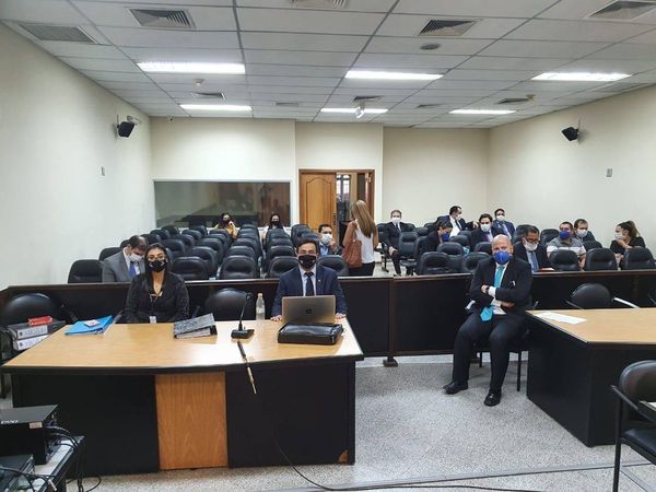 Juicio oral de ex ministro de la Niñez pasó para el lunes