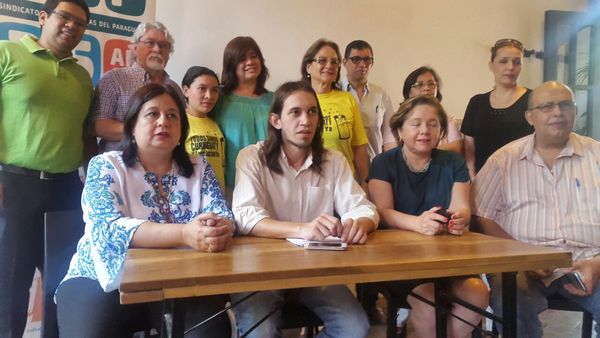 Gremio de periodistas convoca a una manifestación simbólica en repudio a despidos durante la crisis » Ñanduti