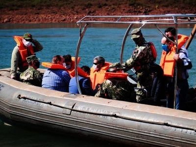 Abdo verificó control   en la frontera con  Brasil donde golpea el Covid-19
