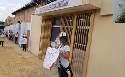 Siguen protestas por descuentos en colegios - Locales - ABC Color