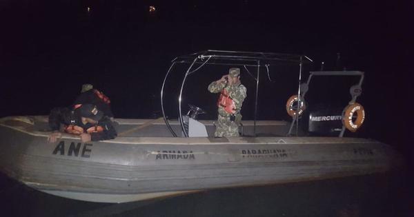 Sigue búsqueda de desaparecidos en el río Paraná tras choque de embarcaciones