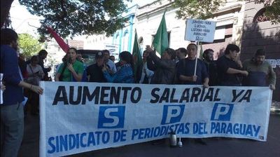 Sindicato de Periodistas convoca a una manifestación simbólica contra despidos masivos durante la crisis » Ñanduti