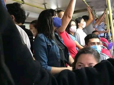 Largas colas y peleas en primer día de Fase 1