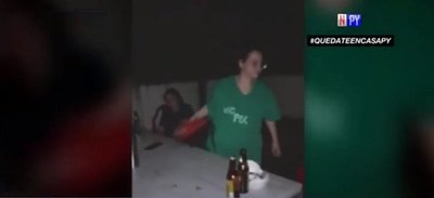 Médicos de Clínicas fueron grabados bebiendo alcohol en pleno nosocomio | Noticias Paraguay