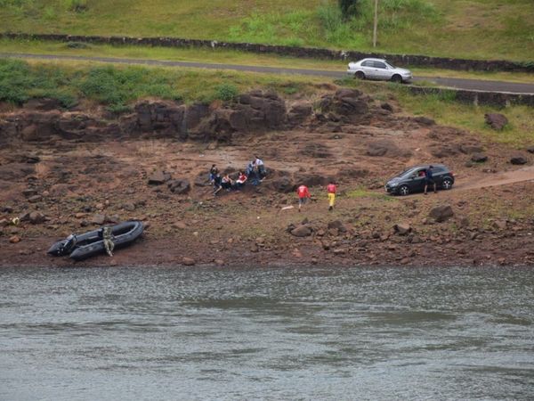 La Armada niega que embarcación de paraguayos haya sido embestida