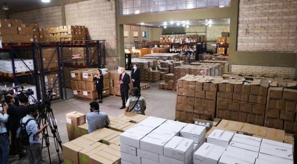 HOY / La gran estafa: Salud notifica sobre rescisión de contratos por insumos defectuosos