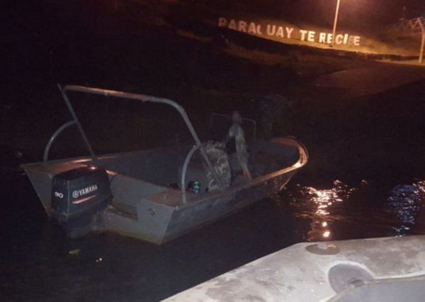 Embisten canoa llena de estibadores y desaparecen cuatro en el Paraná - Digital Misiones