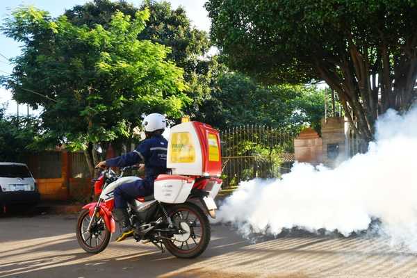 Operativo contra el DENGUE en Alto Paraná con novedosas MOTOFUMIGADORAS