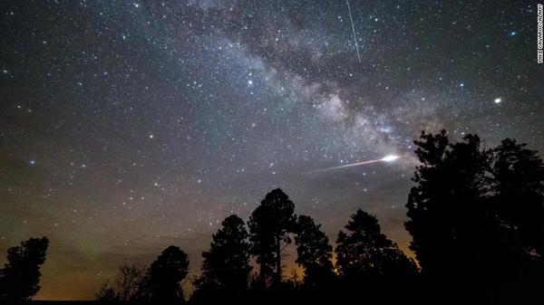 Lluvia de meteoros de las Eta Acuáridas alcanza su punto máximo esta madrugada
