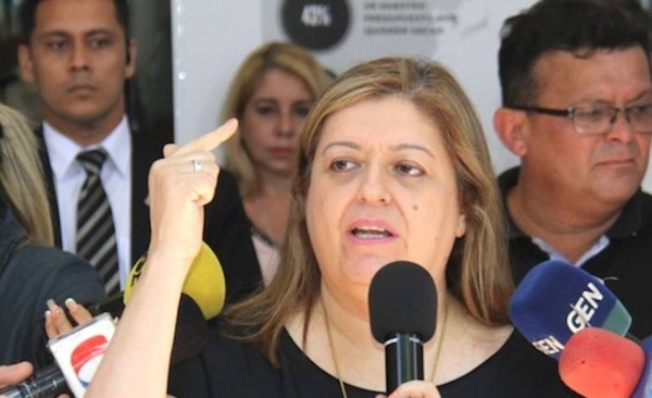 HOY / Fiscales Generales se solidarizan con Sandra Quiñónez y condenan hostigamiento