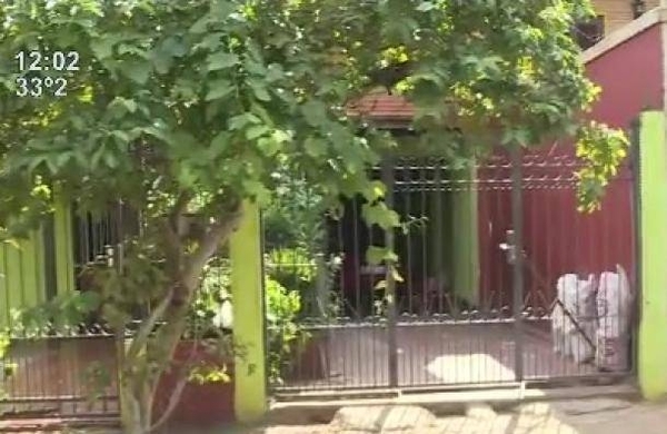 HOY / Niña de 2 años muere al ser atropellada por un bus: en un descuido salió de su casa