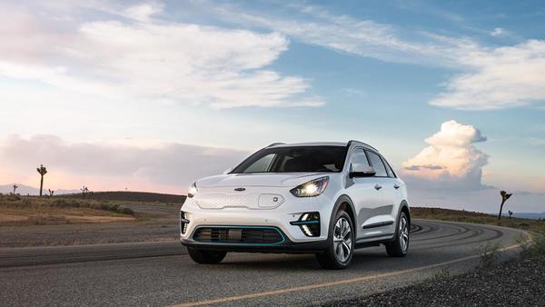 Hyundai y Kia reanundan producción de automóviles en EEUU