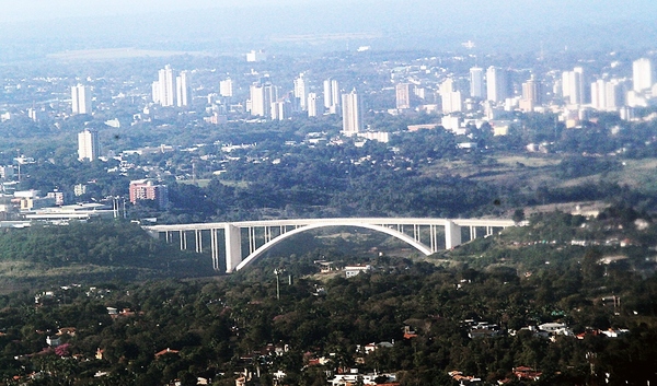 Unos 800 connacionales que ingresaron al país por Ciudad del Este, recibieron el alta - .::RADIO NACIONAL::.