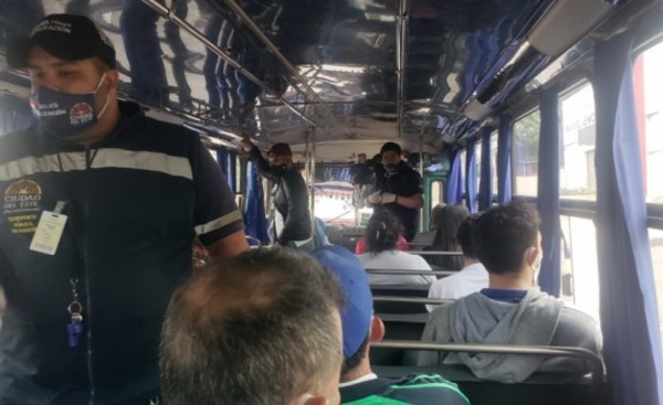 Comuna controla el cumplimiento de medidas sanitarias en los buses