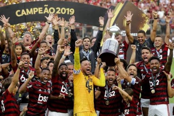 HOY / Flamengo reduce un 25% el sueldo de sus jugadores