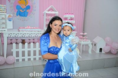 Lenice Noemí festejó su Primer Añito con una gran fiesta en el Salón Cosmo Eventos de Pedro Juan Caballero