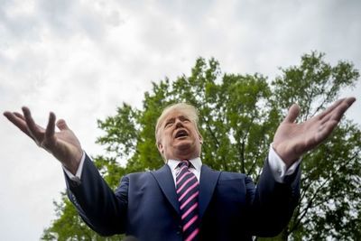 Trump asegura que no tiene “nada que ver” con supuesto ataque en Venezuela - Mundo - ABC Color