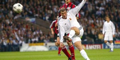 La volea de Zidane, el gol más bello de Champions  - Fútbol - ABC Color