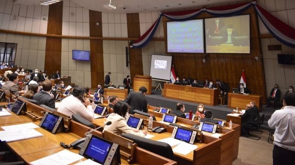 HOY / Diputados rechazan aplicar descuento en cuotas de colegios privados, pero instan a "crear mesas de diálogo"