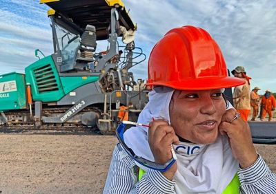 Mujeres ganan protagonismo en obras de la Transchaco - Nacionales - ABC Color