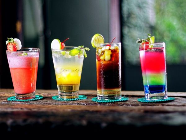 Contar con más opciones de bebidas sin alcohol reduce su consumo