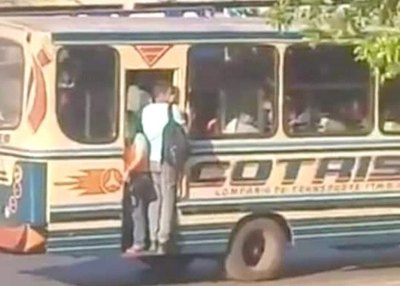 Ho’úta multa empresas que llevan gente parada | Crónica