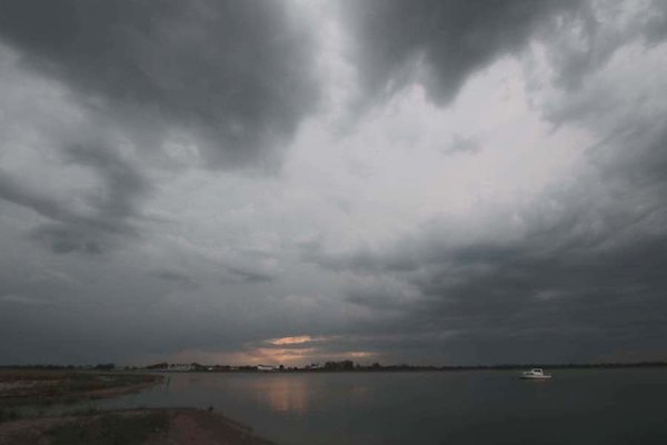 Fresquete con lluvia cerraron la tarde de ayer | Crónica
