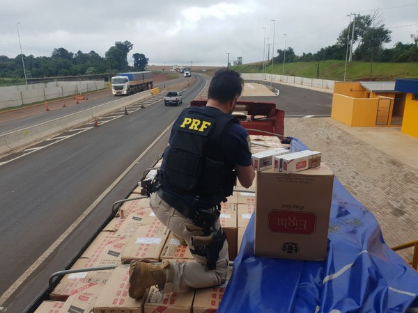 Cae CAMION lleno de CIGARRILLOS de TABESA