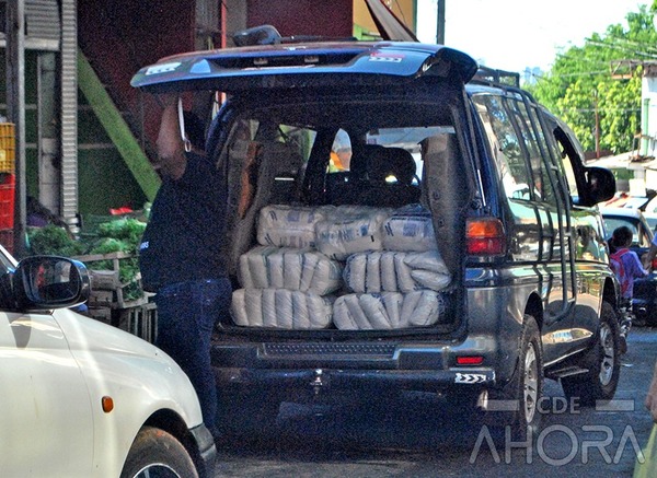 Contrabando de AZUCAR deja MILLONARIA ganancia a ADUANEROS y CONTRABANDISTAS