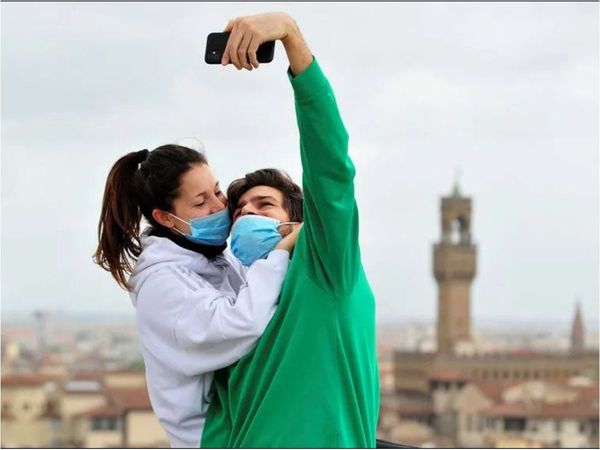 El gobierno de Italia ya permite el encuentro de los novios, pero no de amigos