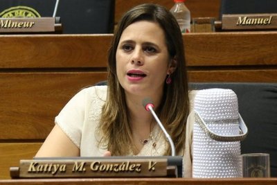 “Un montón de insumos se están quedando en el bolsillo de quienes juraron administrar con honestidad”, afirma diputada - ADN Paraguayo
