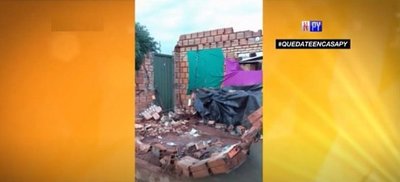 Temporal derribó una casa en Itauguá | Noticias Paraguay