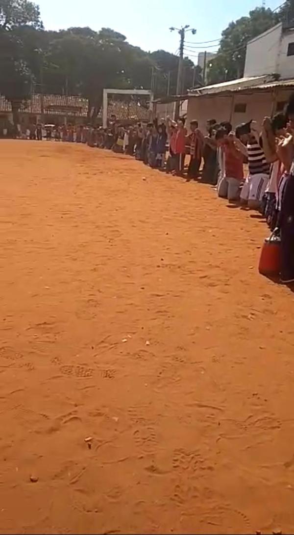 Carceleros se “solidarizan” y rinden homenaje a delincuente abatido