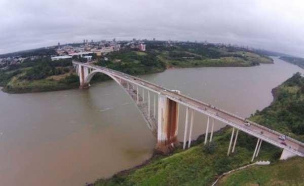 Investigan a mujeres que habrían ingresado al país por el Río Paraná