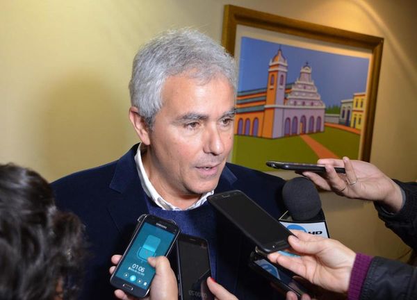 Senador Zavala apunta contra el Frente Guasu y dice que “la pobreza es el negocio de ellos”