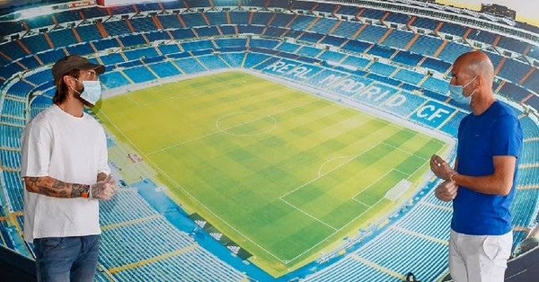 HOY / Zidane charló con sus jugadores manteniendo la distancia de seguridad