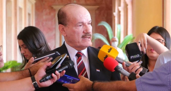Ministro de Defensa admite que "es muy difícil" controlar 3.500 kilómetros de frontera para evitar el ingreso clandestino de compatriotas - ADN Paraguayo