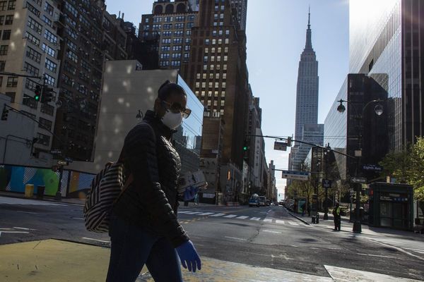 El metro de Nueva York se detiene en la noche, síntoma de una ciudad enferma