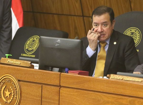 Médico forense verificará supuesta fractura de dientes de Cuevas