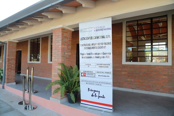 Resaltan millonaria inversión en mobiliarios para instituciones educativas de Ñeembucu - .::RADIO NACIONAL::.