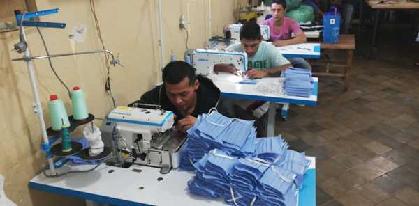 Más de 100 equipos de bioseguridad y 50.000 tapabocas fueron confeccionados por reclusos de Misiones » Ñanduti