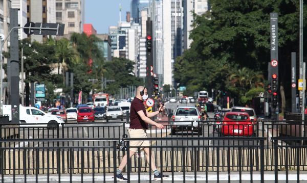 Fitch mantiene la nota a Brasil, pero con perspectiva negativa