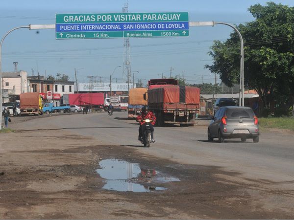 Familia argentina denuncia estar varada en Puerto Falcón desde hace nueve días