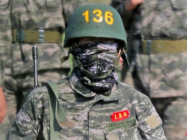 Primeras imágenes de Son cumpliendo el servicio militar