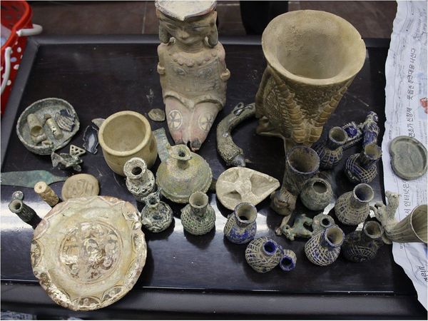 Requisan más de 19.000 piezas arqueológicas y obras de arte