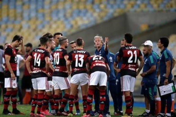 HOY / Flamengo reporta 38 personas con coronavirus entre ellas tres jugadores