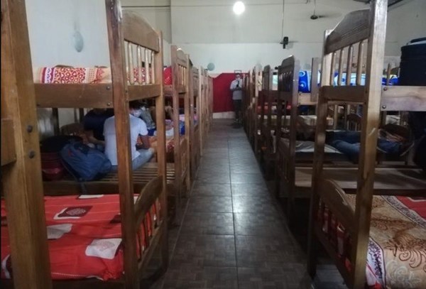Que paguen ellos sus albergues, barajan para los que quieren retornar - ADN Paraguayo