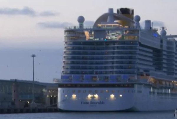 Músicos paraguayos siguen varados en el Crucero Costa Esmeralda · Radio Monumental 1080 AM