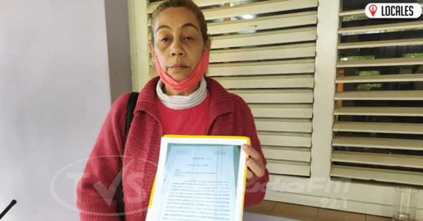 Mujer denunció violencia intrafamiliar pero la obligaron a abandonar su casa