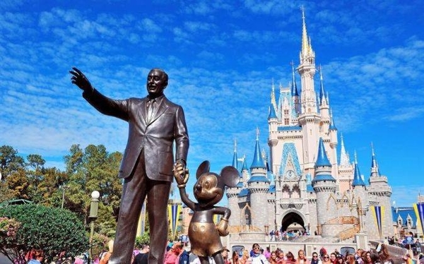 HOY / Caen un 68 % los beneficios semestrales de Walt Disney por el COVID-19
